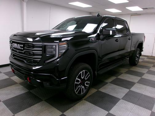 Onyx Black 2023 GMC Sierra 1500 AT4