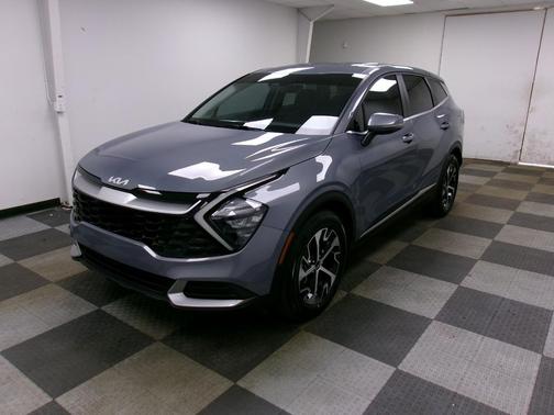 Everlasting Silver 2023 Kia Sportage EX SUV
