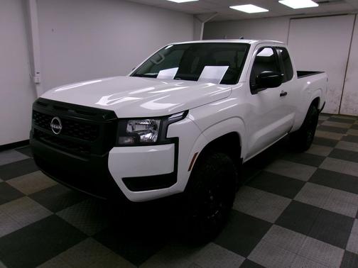 2025 Nissan Frontier S