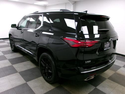 Mosaic Black Metallic 2023 Chevrolet Traverse Premier