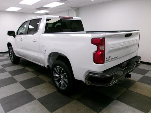 Summit White 2026 Chevrolet Silverado 1500 LT