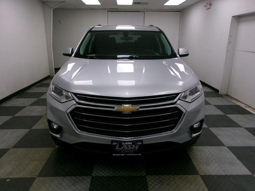 Silver Ice Metallic 2018 Chevrolet Traverse LT Cloth