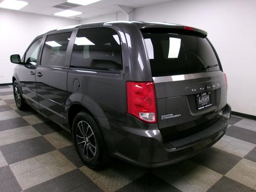 Granite Crystal Metallic Clearcoat 2015 Dodge Grand Caravan SXT