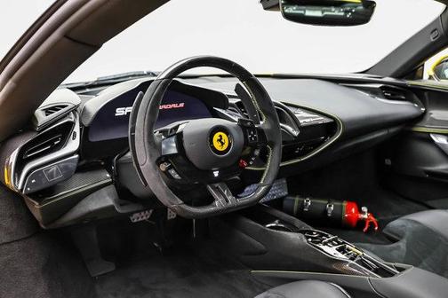 Giallo Triplo Strato 2022 Ferrari SF90 Stradale Base