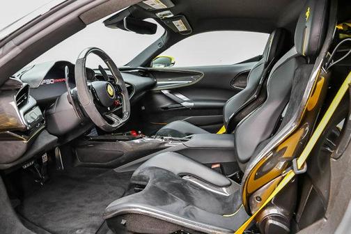 Giallo Triplo Strato 2022 Ferrari SF90 Stradale Base
