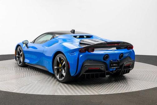 2023 Ferrari SF90 Stradale Base