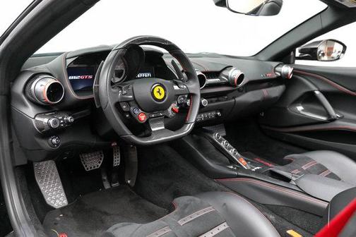 2022 Ferrari 812 GTS Base