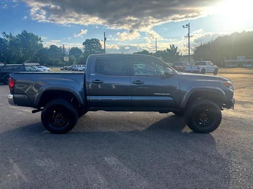 2018 Toyota Tacoma SR5