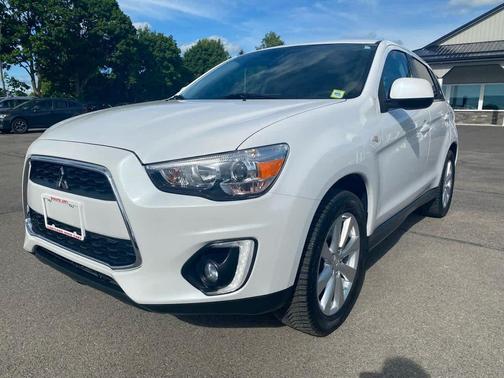 White Pearl 2015 Mitsubishi Outlander Sport SE
