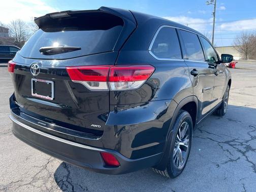 2019 Toyota Highlander LE