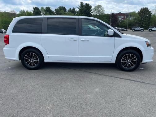 White Knuckle Clearcoat 2019 Dodge Grand Caravan SE