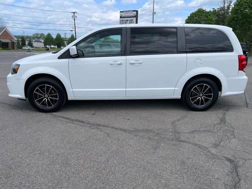 White Knuckle Clearcoat 2019 Dodge Grand Caravan SE