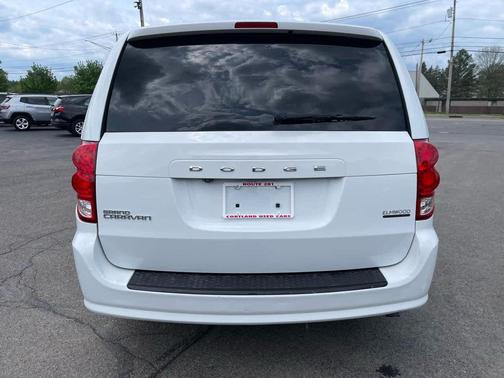 White Knuckle Clearcoat 2019 Dodge Grand Caravan SE