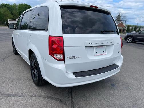 White Knuckle Clearcoat 2019 Dodge Grand Caravan SE