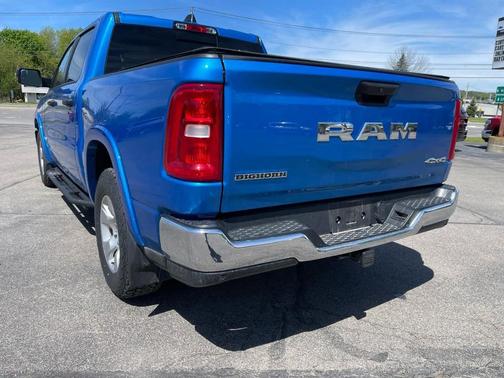 Hydro Blue Pearlcoat 2025 RAM 1500 Big Horn/Lone Star
