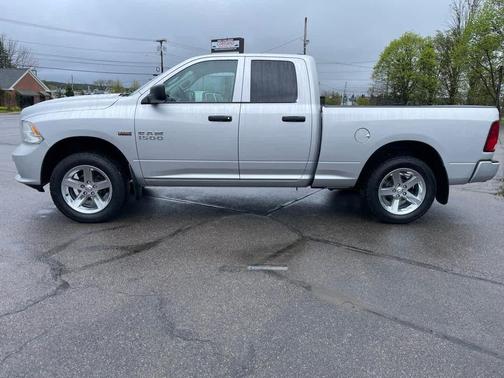 Bright Silver Metallic Clearcoat 2017 RAM 1500 Express