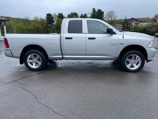 Bright Silver Metallic Clearcoat 2017 RAM 1500 Express