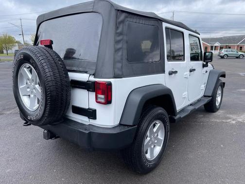 Bright White Clearcoat 2016 Jeep Wrangler Unlimited Sport