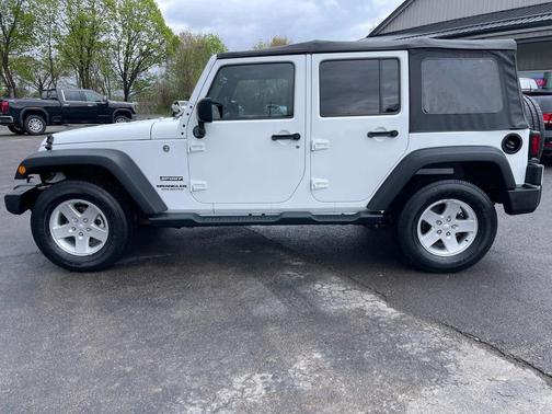 Bright White Clearcoat 2016 Jeep Wrangler Unlimited Sport
