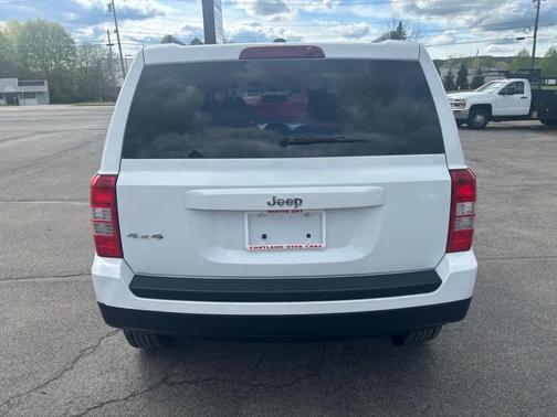 Bright White Clearcoat 2016 Jeep Patriot Sport