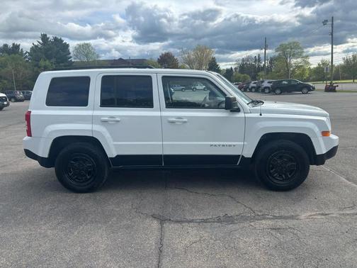 Bright White Clearcoat 2016 Jeep Patriot Sport