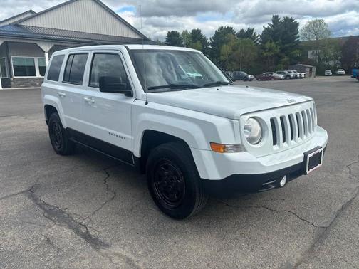 Bright White Clearcoat 2016 Jeep Patriot Sport