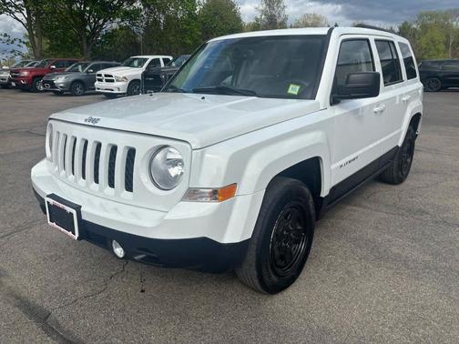 Bright White Clearcoat 2016 Jeep Patriot Sport