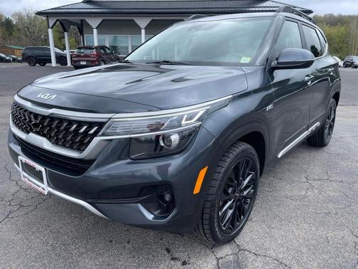 Gravity Gray 2022 Kia Seltos Nightfall Edition