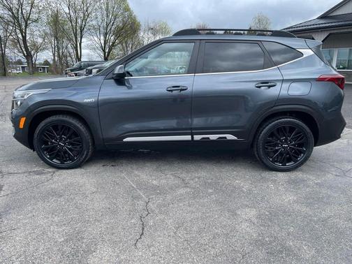 Gravity Gray 2022 Kia Seltos Nightfall Edition
