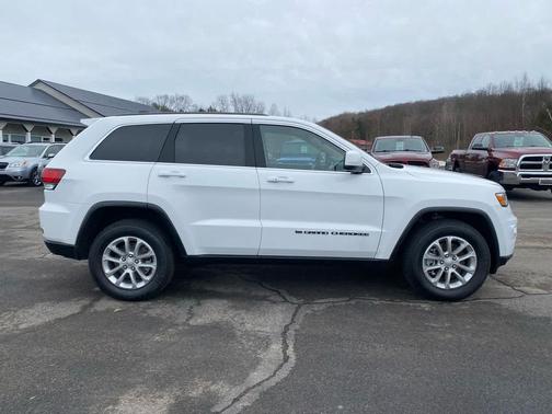 2022 Jeep Grand Cherokee Laredo