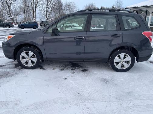 2016 Subaru Forester 2.5i