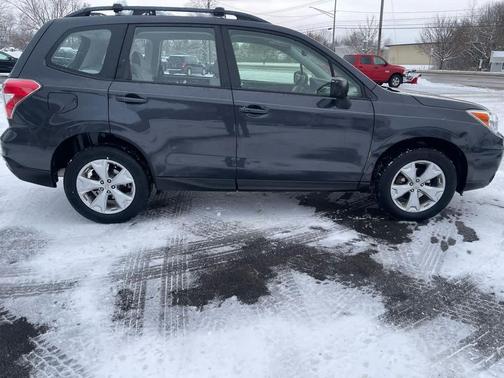2016 Subaru Forester 2.5i