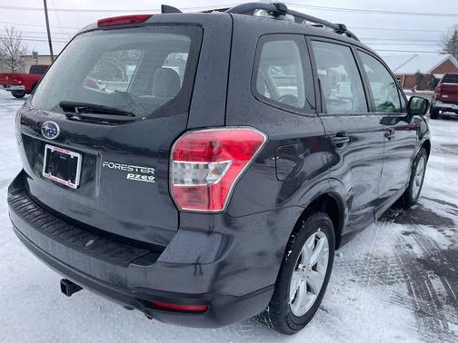 2016 Subaru Forester 2.5i