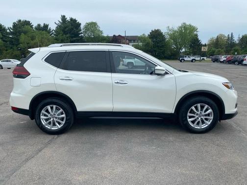 Pearl White Tricoat 2020 Nissan Rogue SV