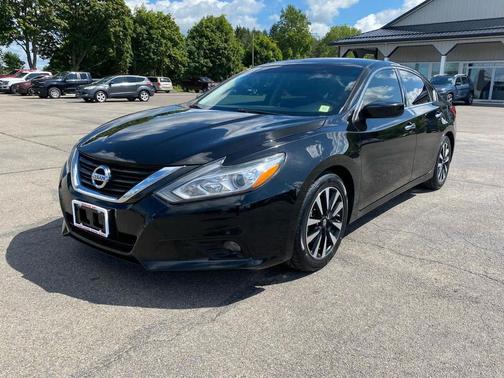 Super Black 2018 Nissan Altima 2.5 SV