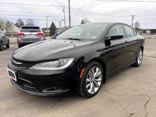 Black Clearcoat 2016 Chrysler 200 S