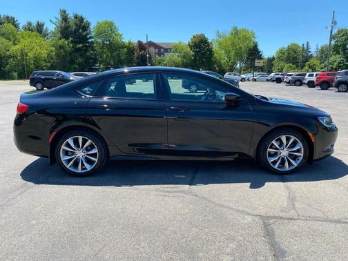 Black Clearcoat 2016 Chrysler 200 S