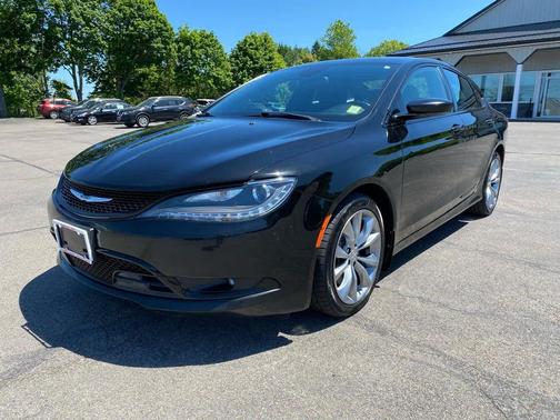 Black Clearcoat 2016 Chrysler 200 S