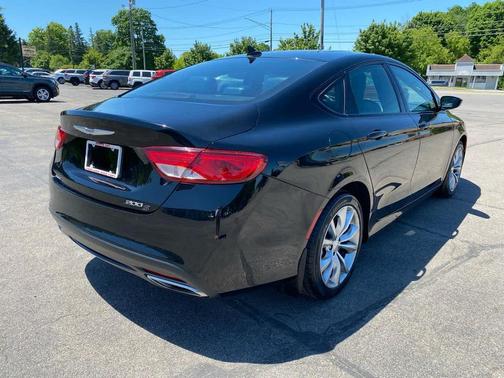 Black Clearcoat 2016 Chrysler 200 S