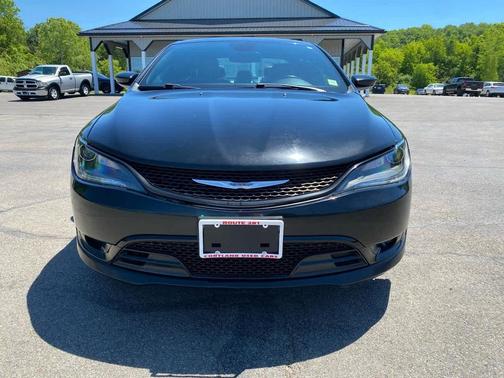 Black Clearcoat 2016 Chrysler 200 S