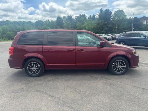 Octane Red Pearlcoat 2018 Dodge Grand Caravan GT