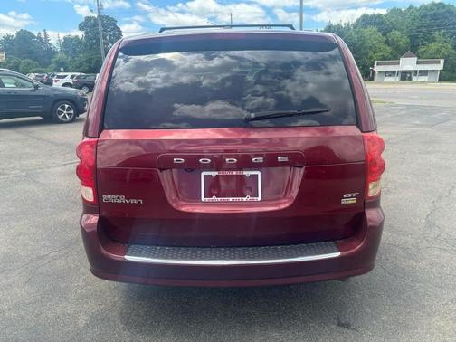Octane Red Pearlcoat 2018 Dodge Grand Caravan GT
