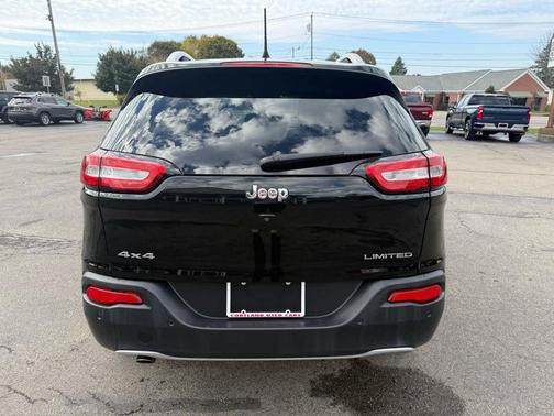 Diamond Black Crystal Pearlcoat 2018 Jeep Cherokee Limited