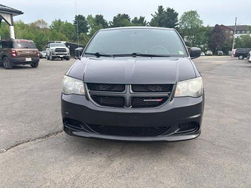 Brilliant Black Crystal Pearlcoat 2014 Dodge Grand Caravan AVP/SE
