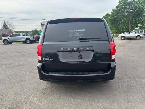 Brilliant Black Crystal Pearlcoat 2014 Dodge Grand Caravan AVP/SE