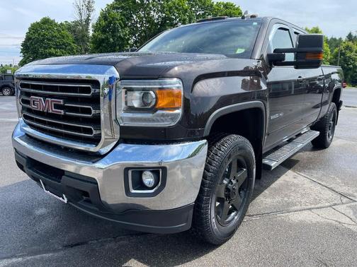 Deep Mahogany Metallic 2018 GMC Sierra 2500 SLE