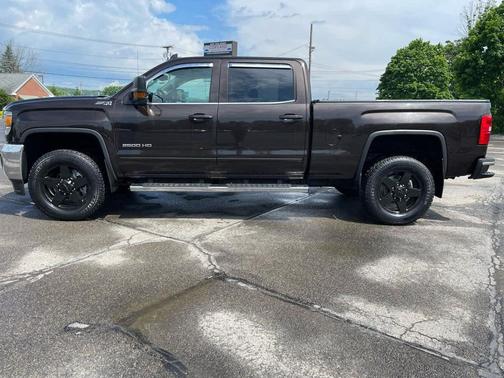 Deep Mahogany Metallic 2018 GMC Sierra 2500 SLE