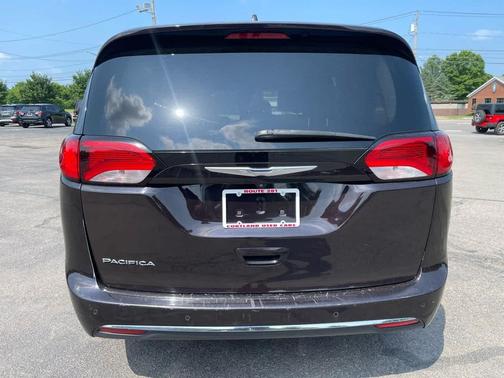 Dark Cordovan Pearlcoat 2017 Chrysler Pacifica Touring-L
