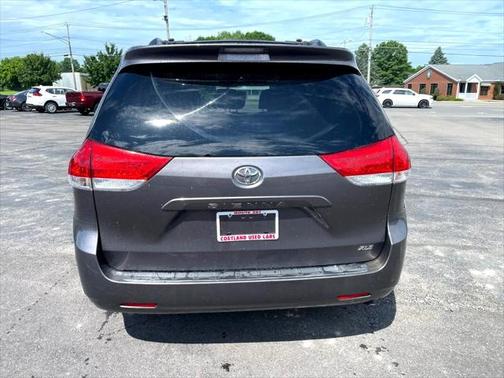 2012 Toyota Sienna XLE