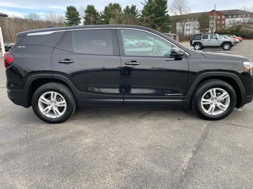 Ebony Twilight Metallic 2023 GMC Terrain SLE